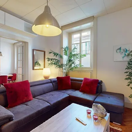 Apartment Authentic In The Heart Of